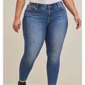Torrid jeans size 20 r